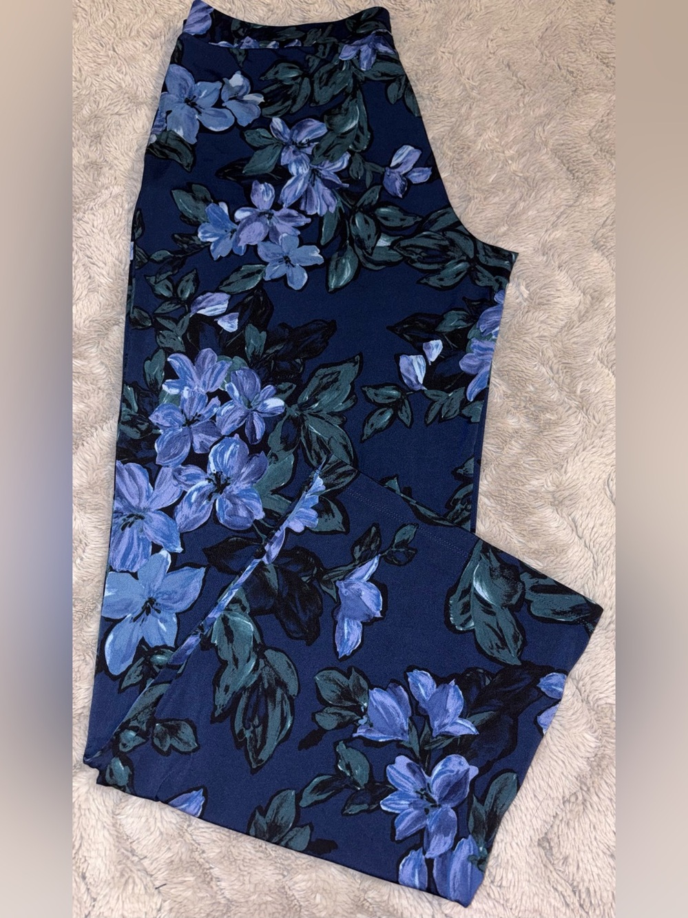 Susan Graver navy/blue floral print straight leg pull-on liquid knit pants Large